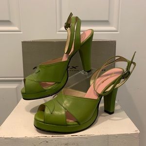 Remix Veronica Heels in Moss Green Size 7